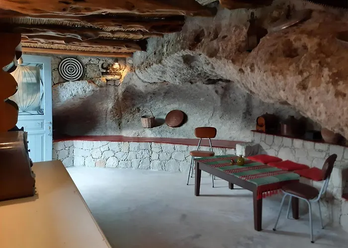 Giourgas Cottage Milos Island