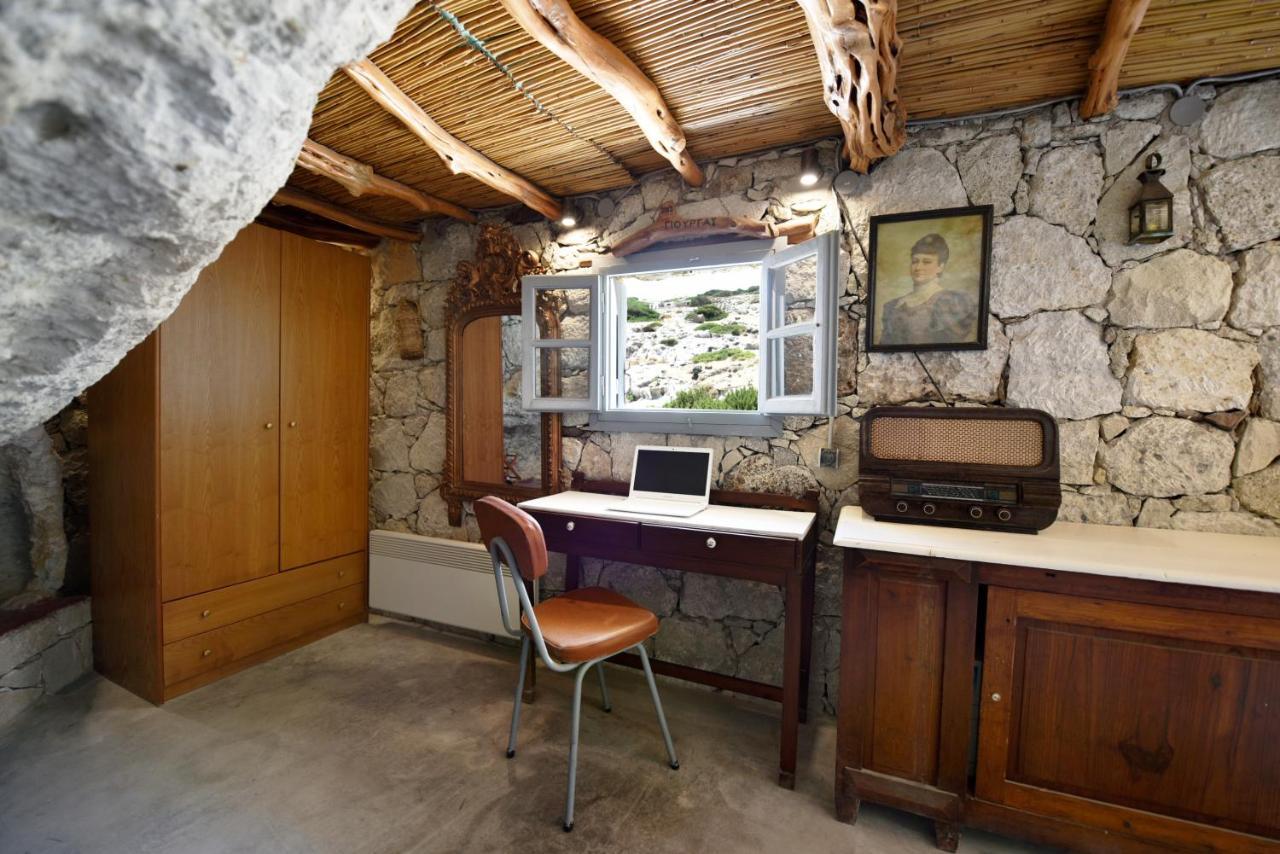 Giourgas Milos Island Holiday home