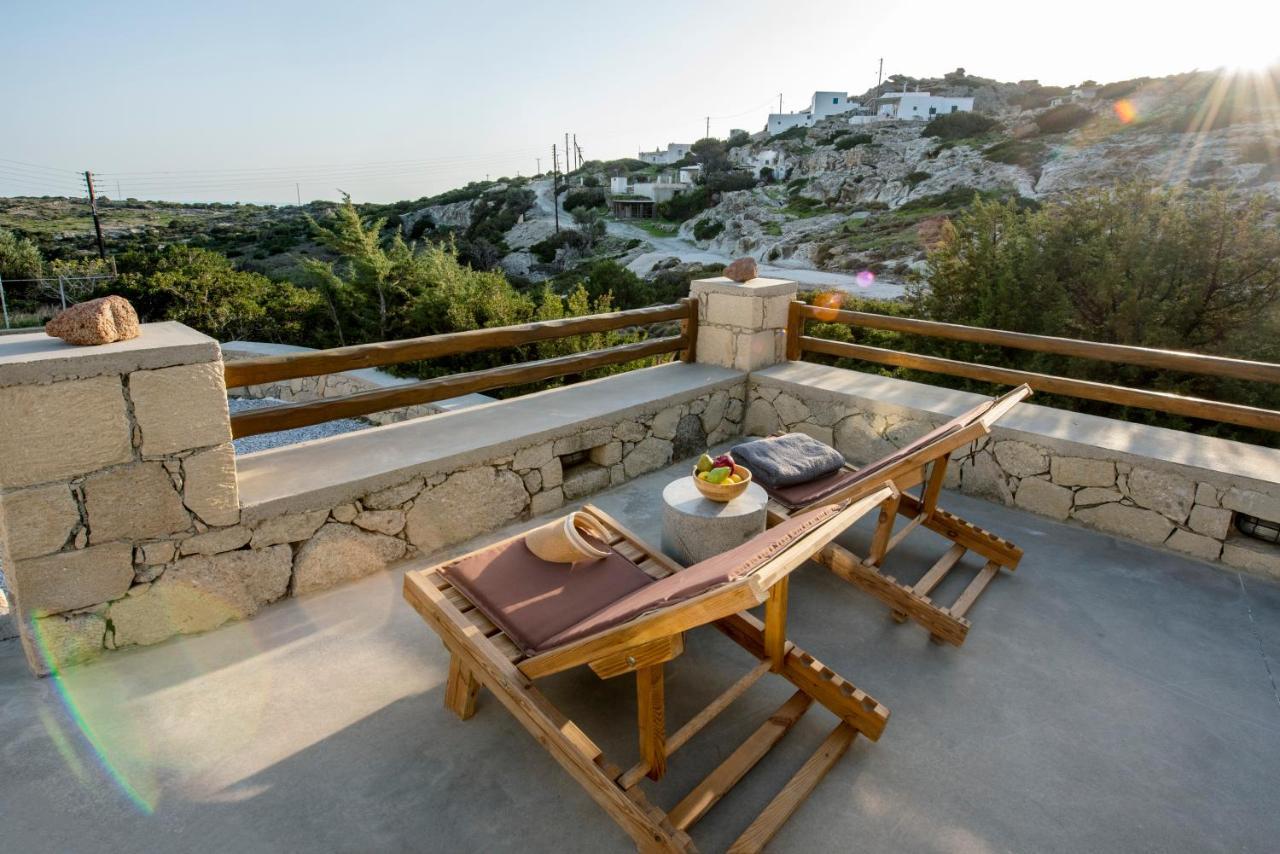 Giourgas Milos Island *